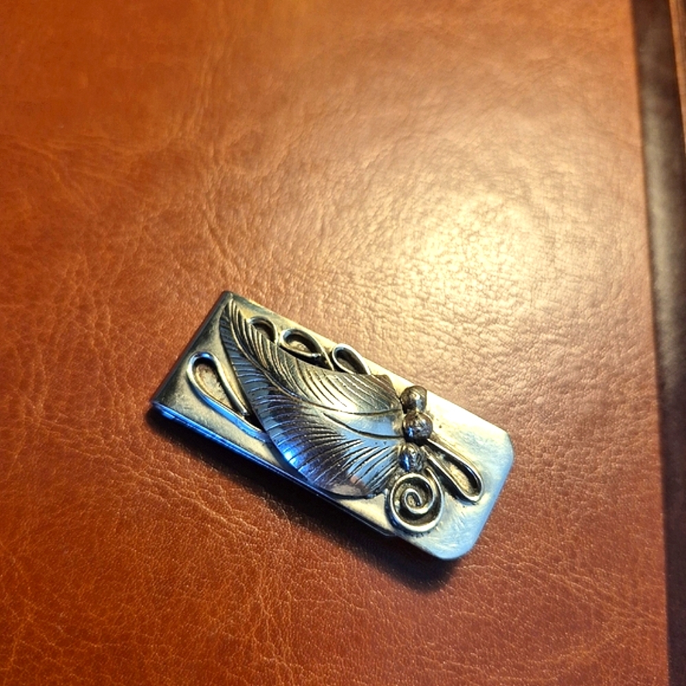 Silver Leaf Design Money Clip